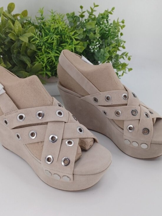 Marc Fisher Bloom Platform Sandals - Light Natural Suede  Marc Fisher Bloom Grommet Platform Sandals Natural Suede 7.5 NIB